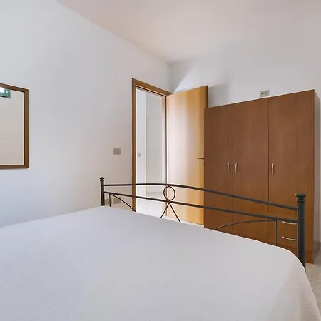Apartment Elide *